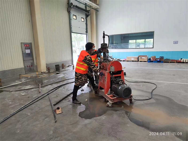 大荔厂房地面下沉塌陷注浆加固施工